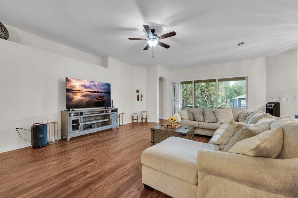 16135 BRIDGEDALE DR — photo 14