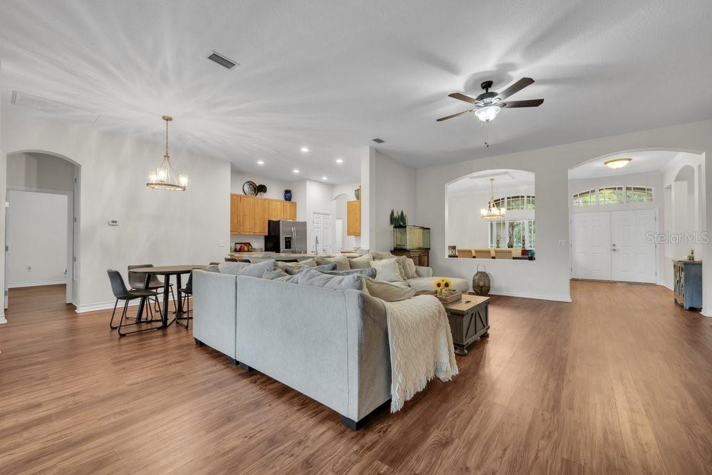 16135 BRIDGEDALE DR — photo 12