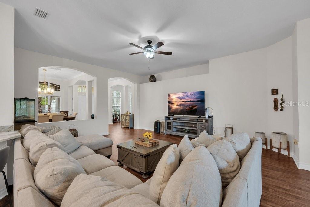 16135 BRIDGEDALE DR — photo 11