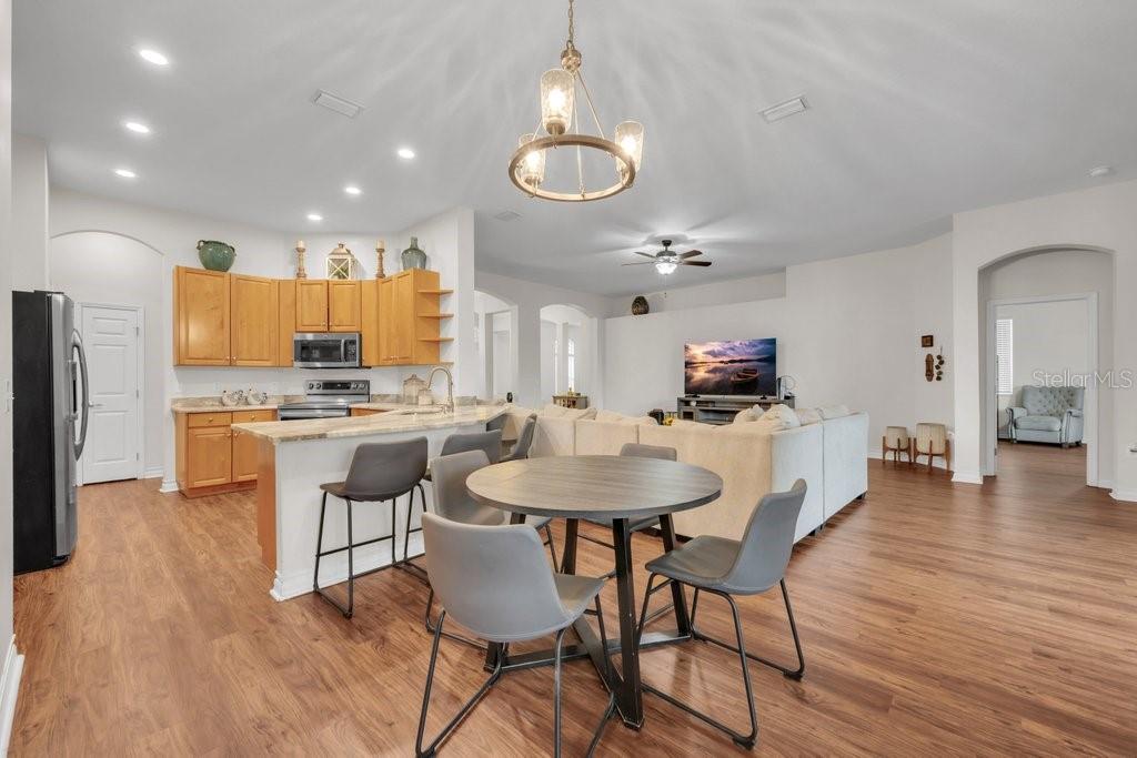 16135 BRIDGEDALE DR — photo 7