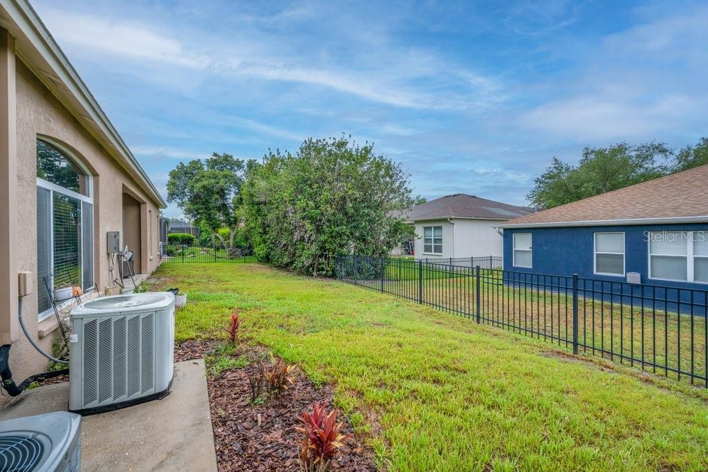 16135 BRIDGEDALE DR — photo 32