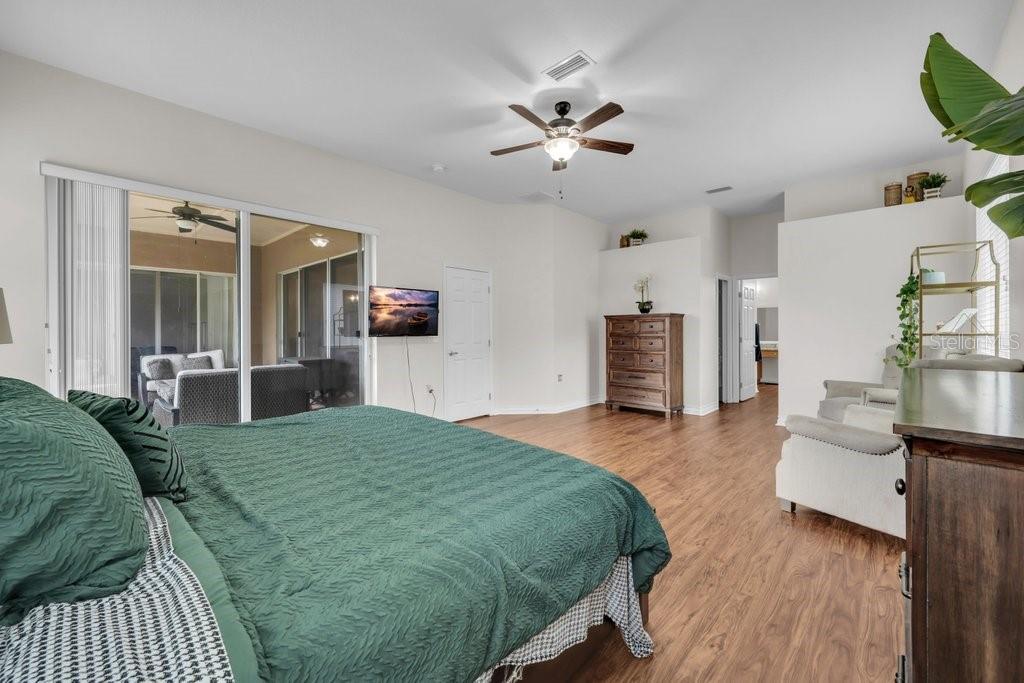 16135 BRIDGEDALE DR — photo 16