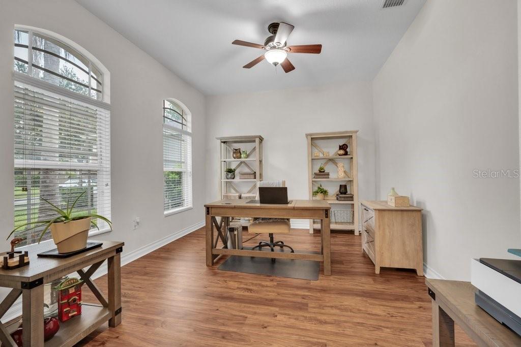 16135 BRIDGEDALE DR — photo 4