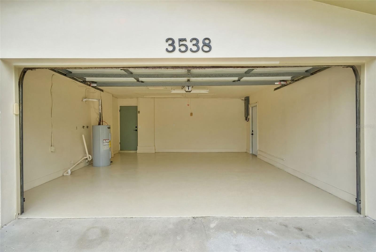 3538 SHADY BLUFF DR — photo 8