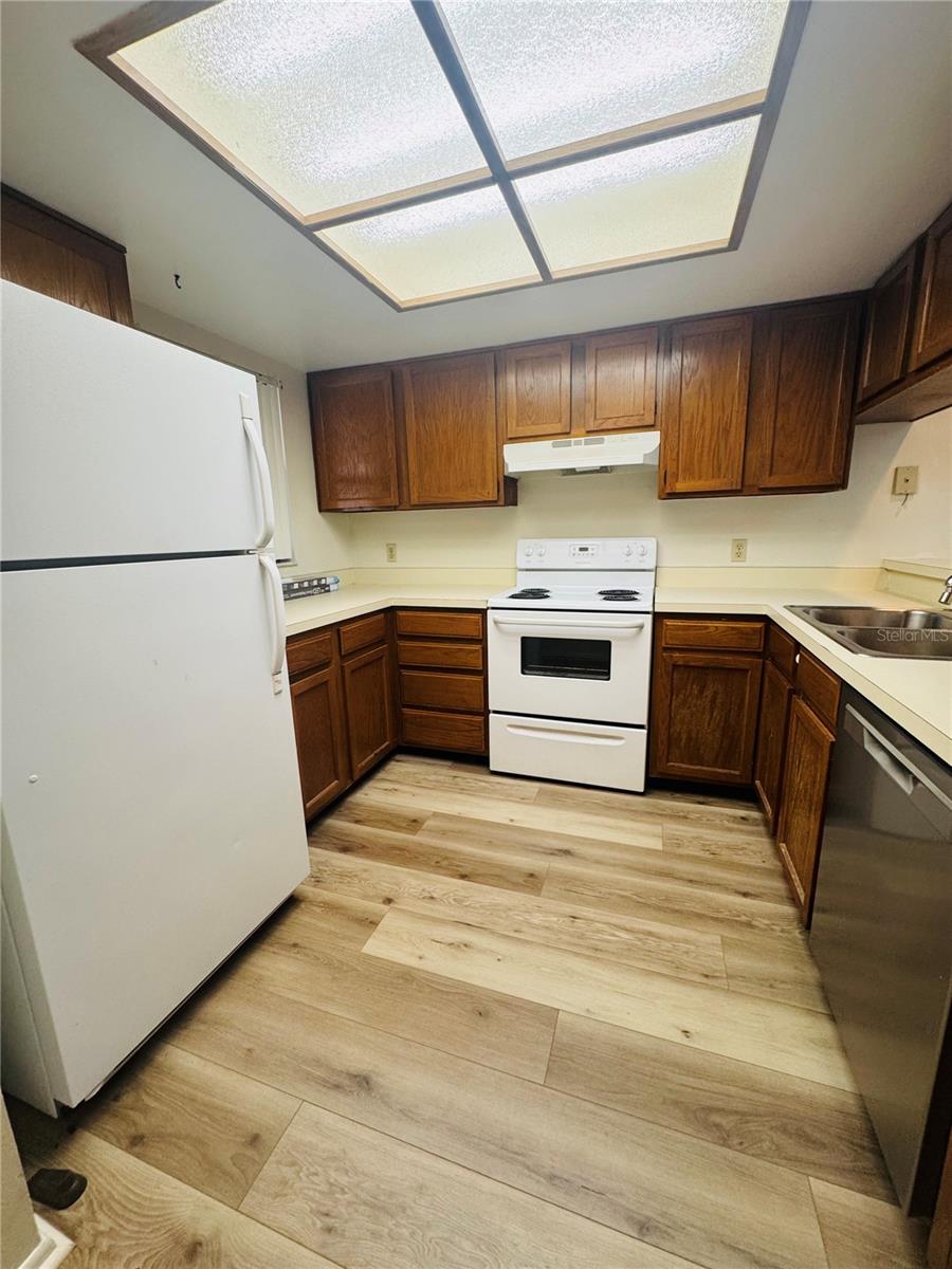 328 WOODLAKE WYNDE — photo 4