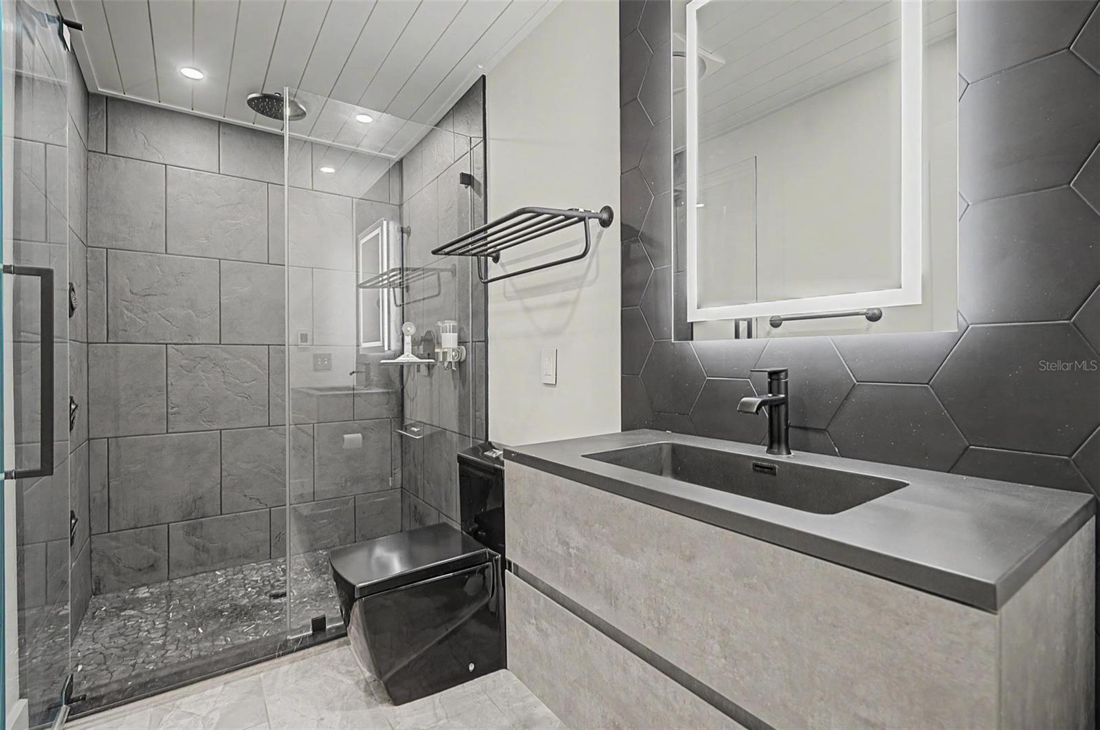 3781 EXECUTIVE DR — photo 43
