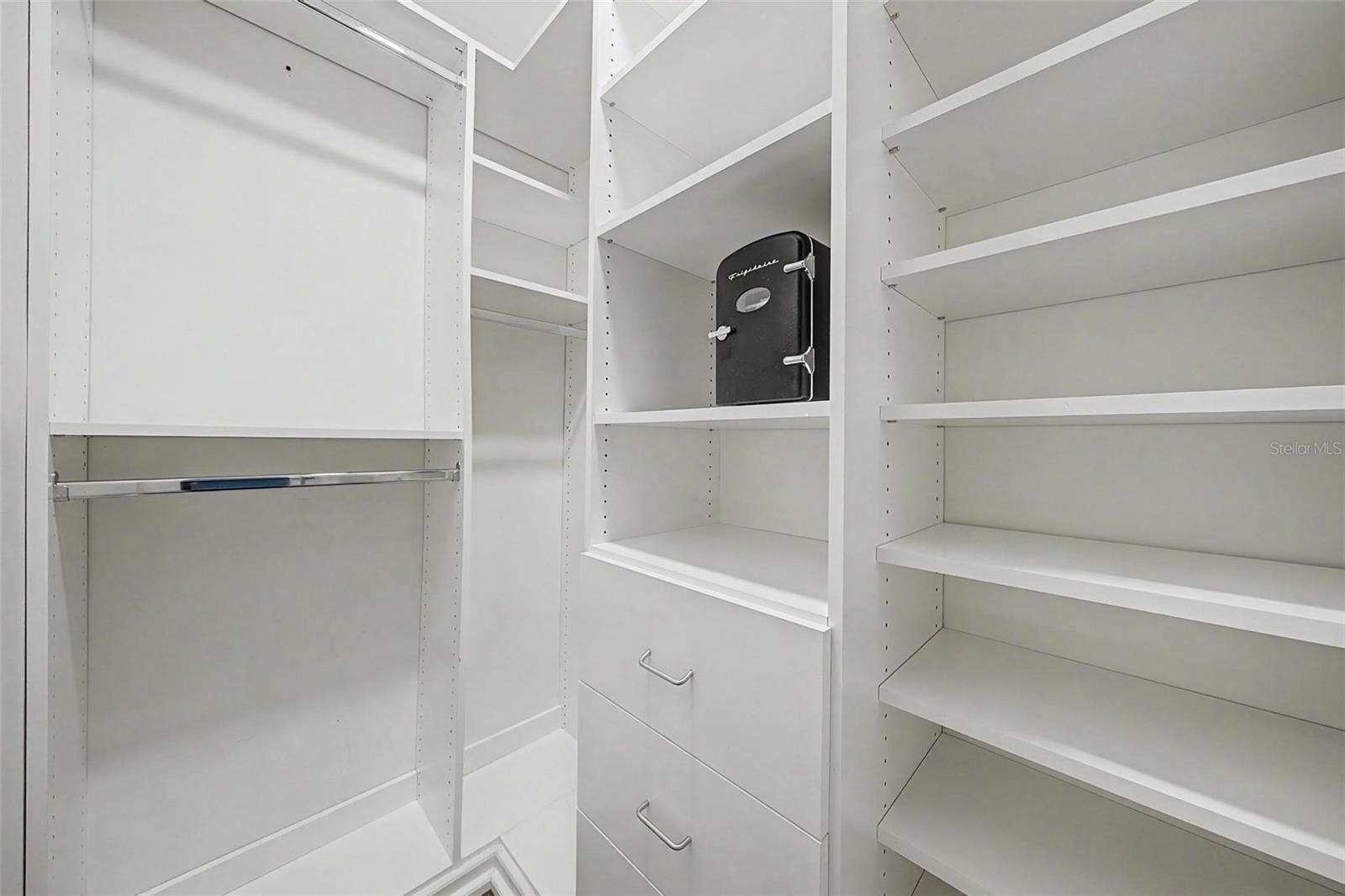 3781 EXECUTIVE DR — photo 38