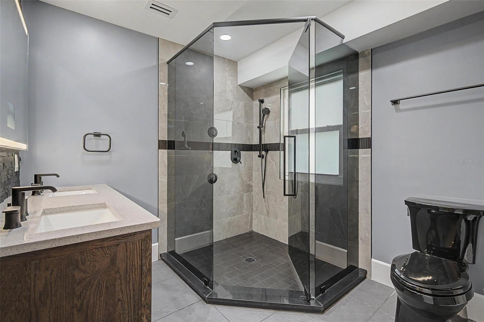 3781 EXECUTIVE DR — photo 39