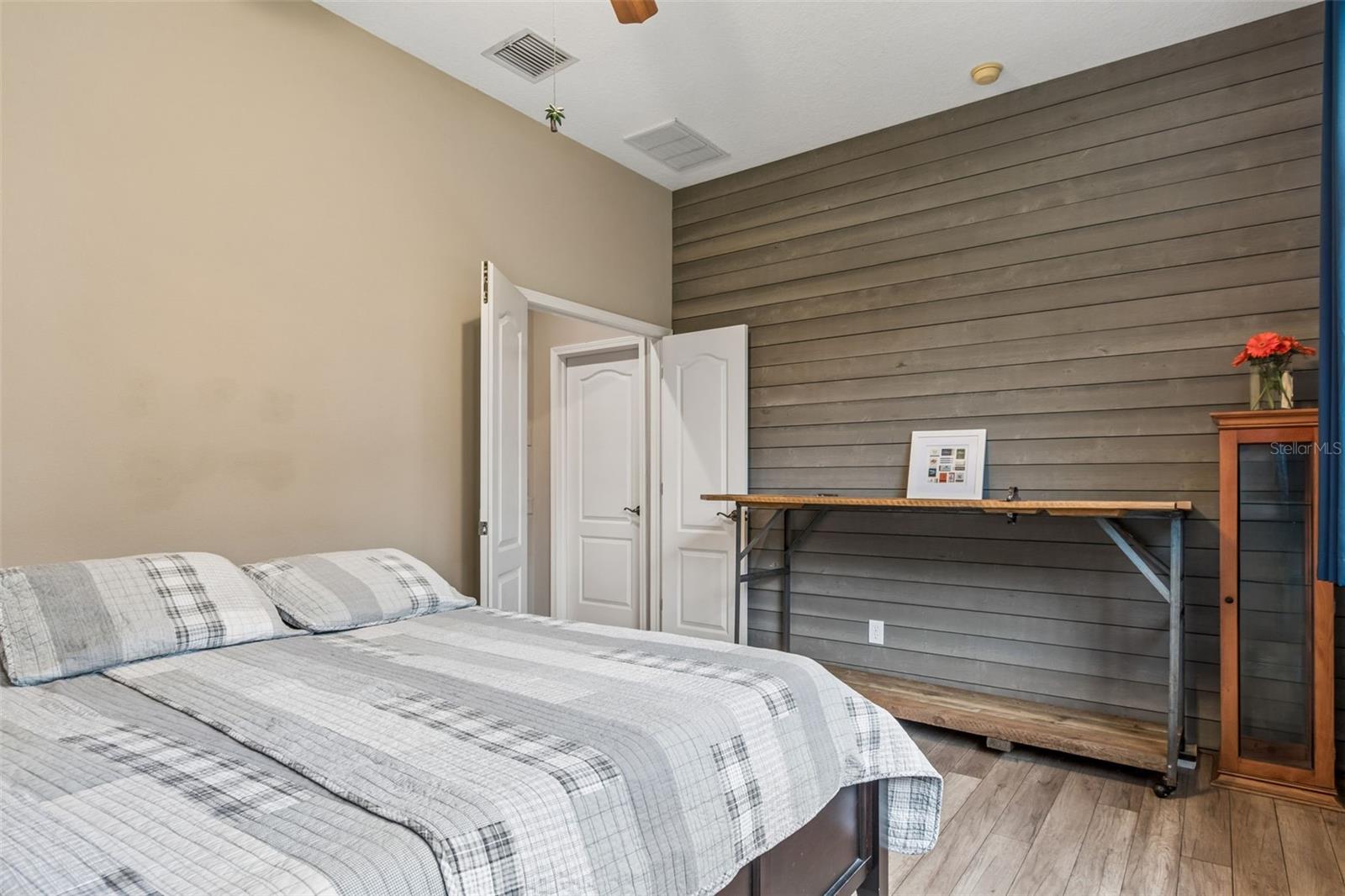 23305 GRACEWOOD CIR — photo 32