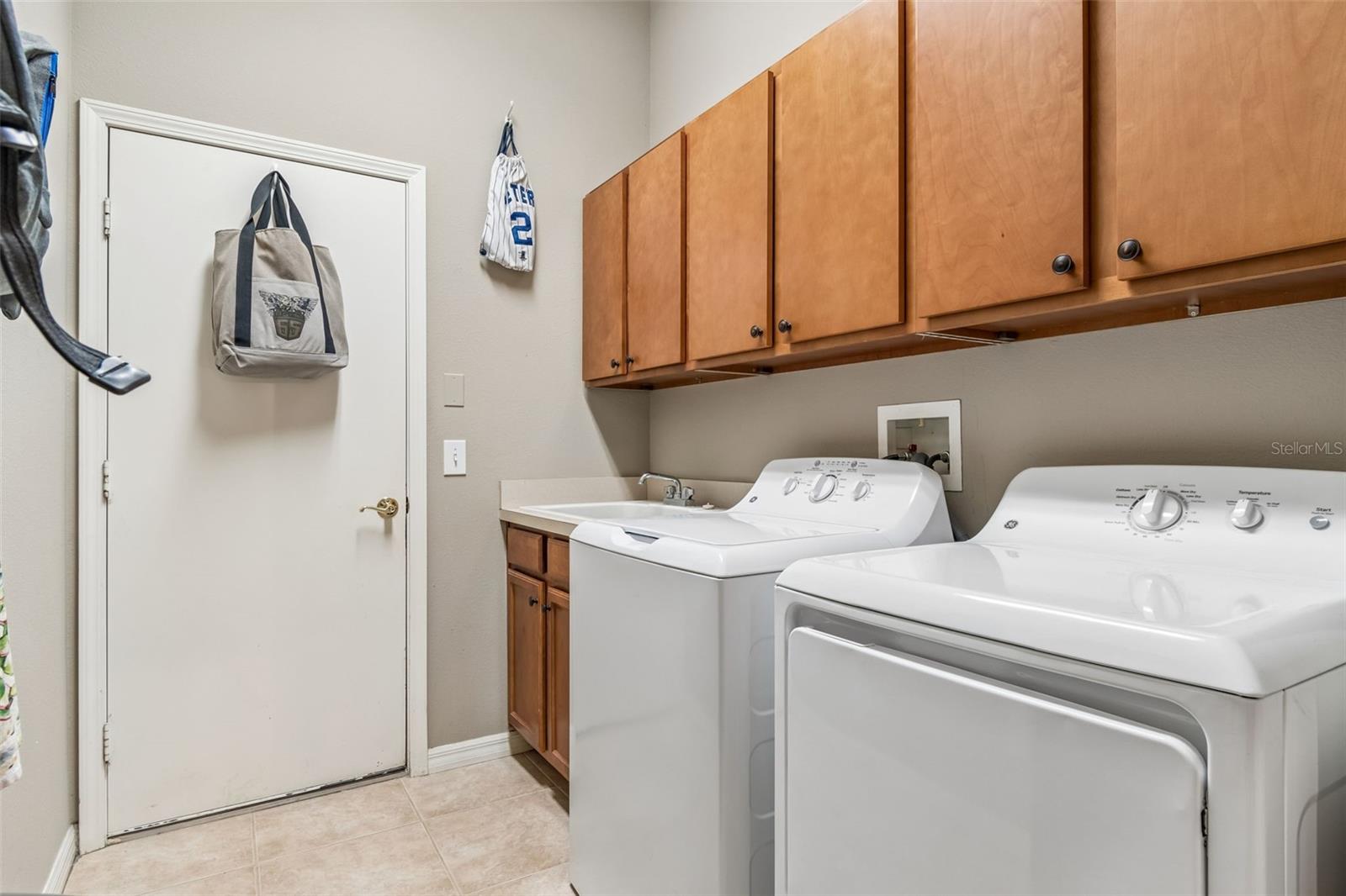 23305 GRACEWOOD CIR — photo 35