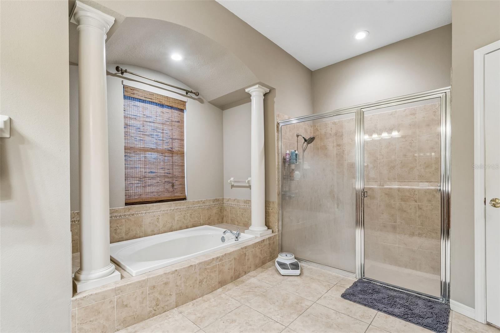 23305 GRACEWOOD CIR — photo 29