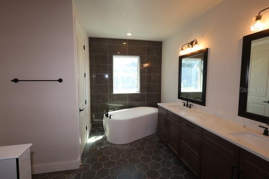 1002 W OHIO AVE — photo 18