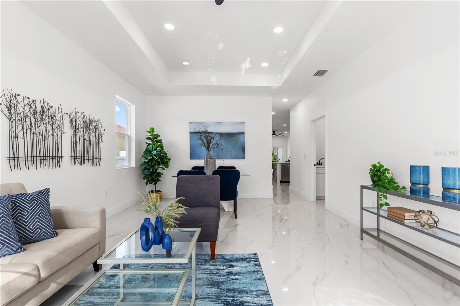 8314 N PADDOCK AVE — photo 4