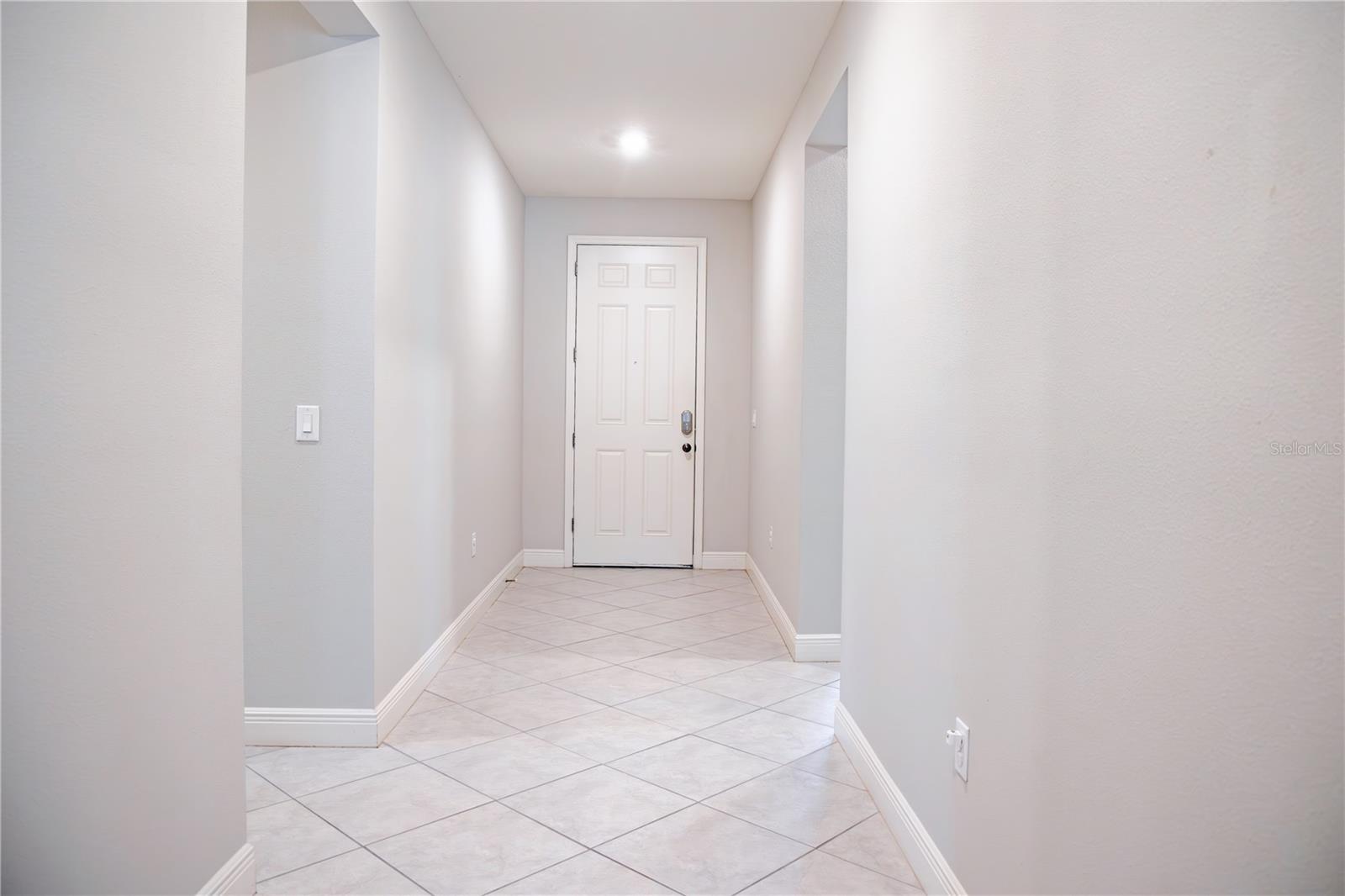 10452 LAGUNA PLAINS DR — photo 2