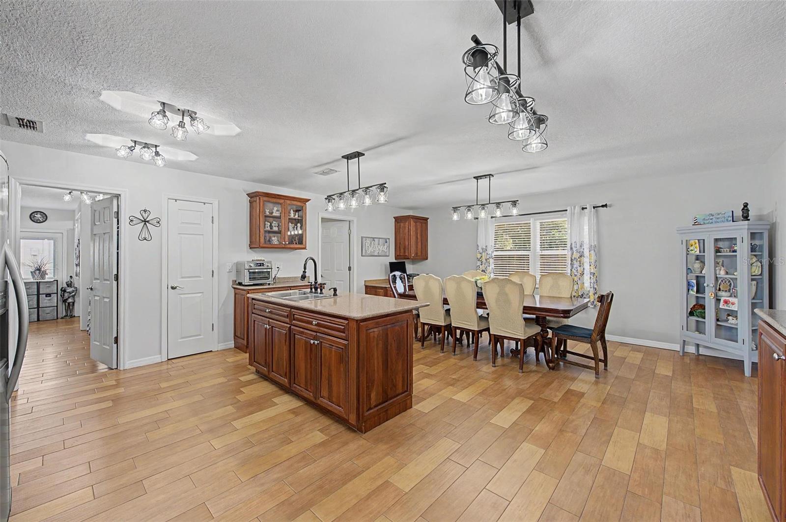 6325 SE SARAH LN — photo 10