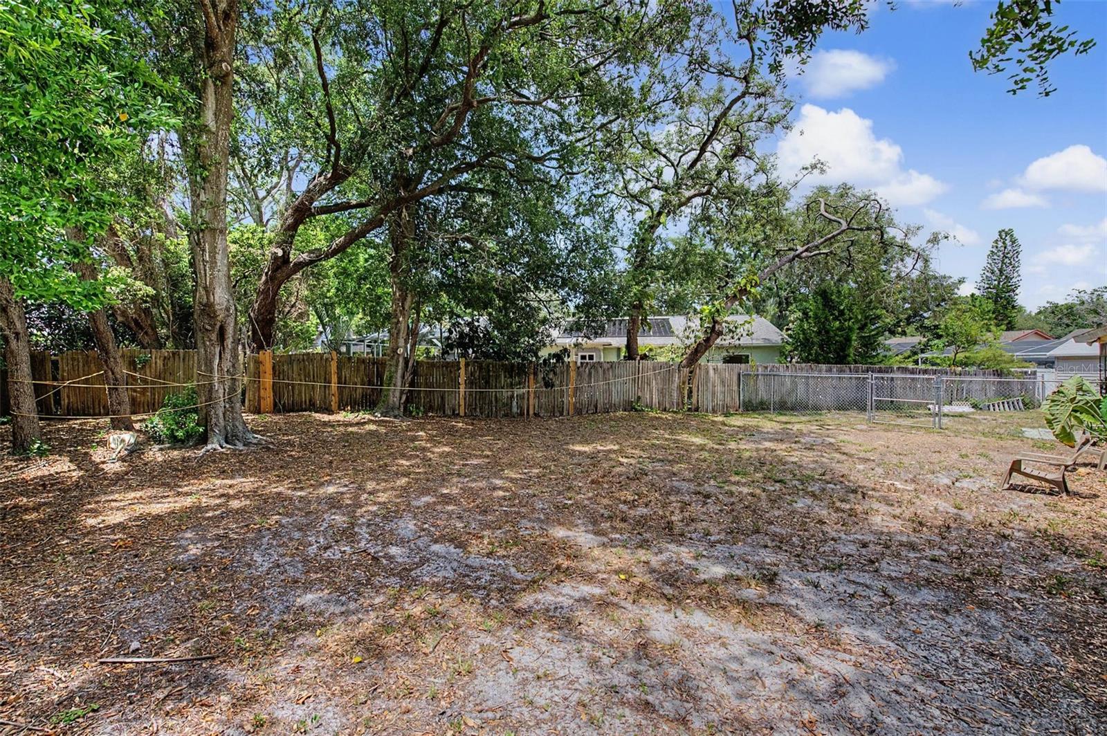 6325 SE SARAH LN — photo 27