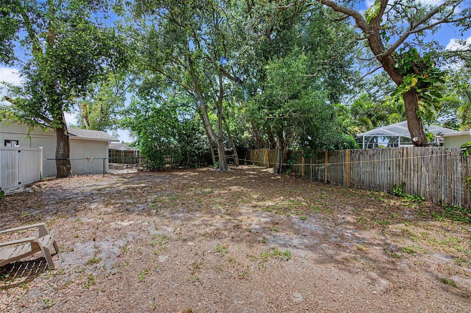 6325 SE SARAH LN — photo 30