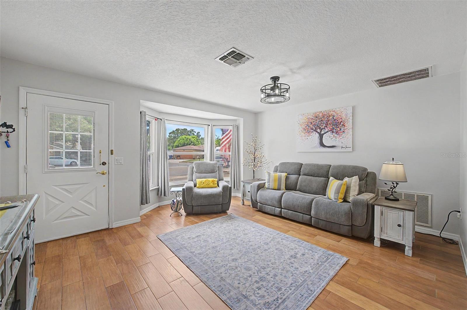 6325 SE SARAH LN — photo 8