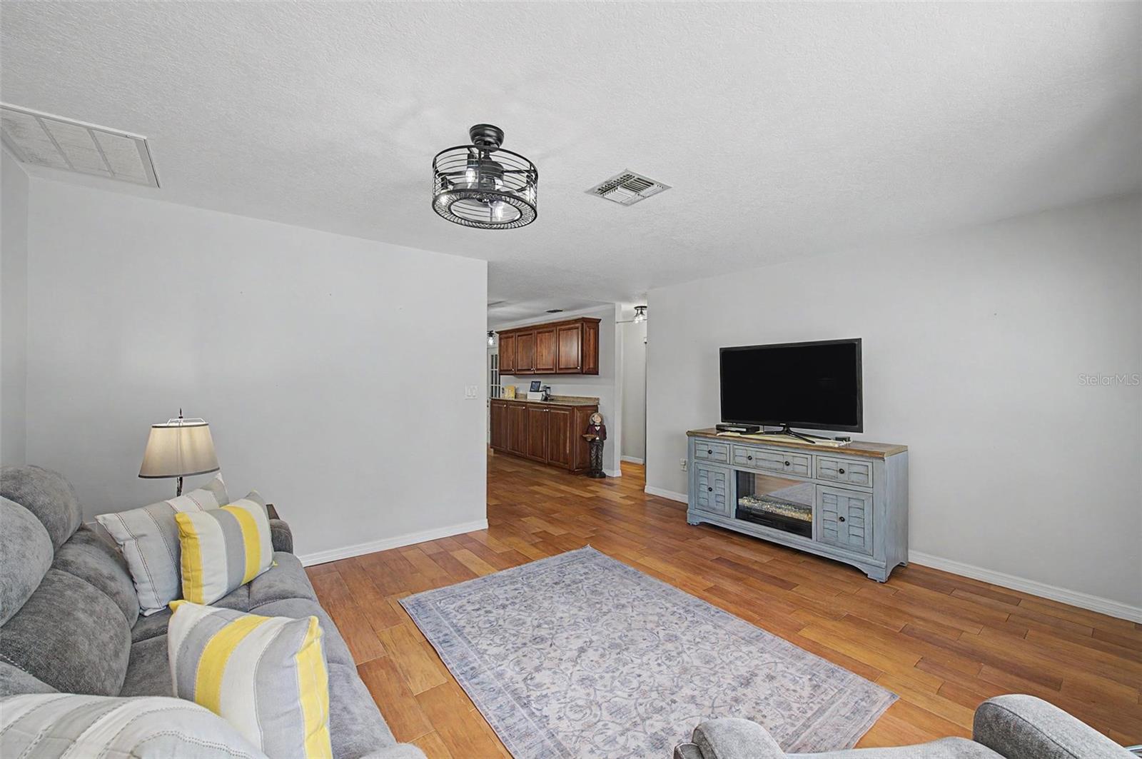 6325 SE SARAH LN — photo 7