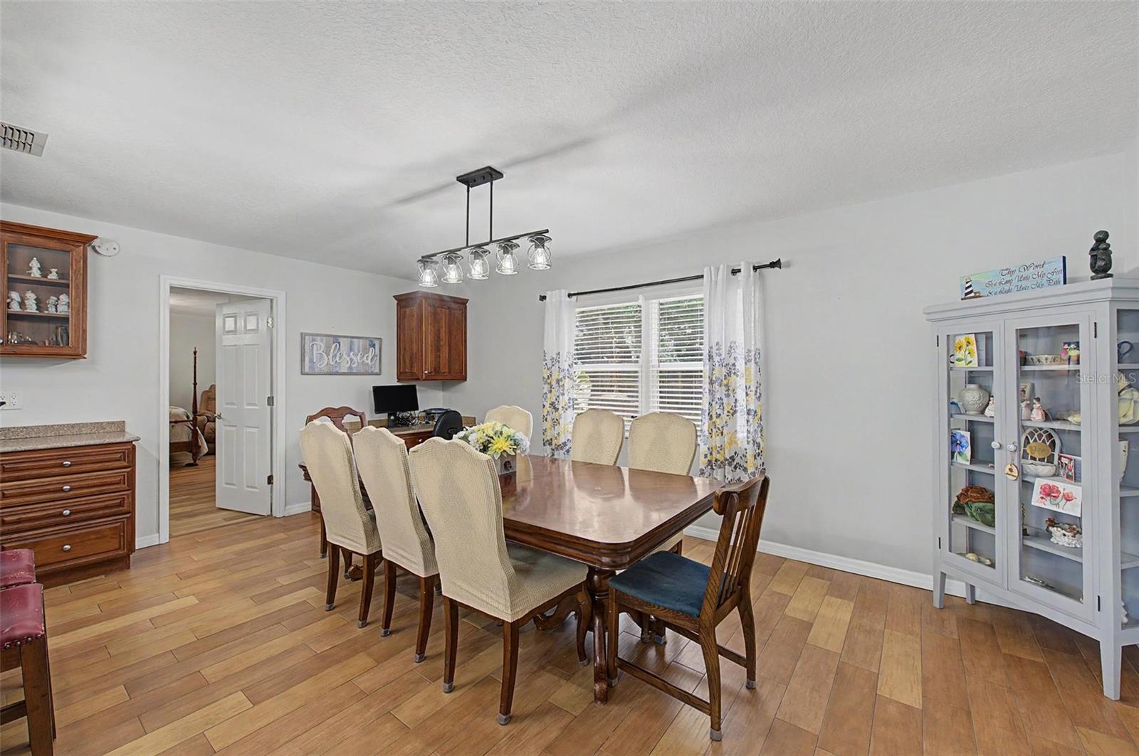 6325 SE SARAH LN — photo 13