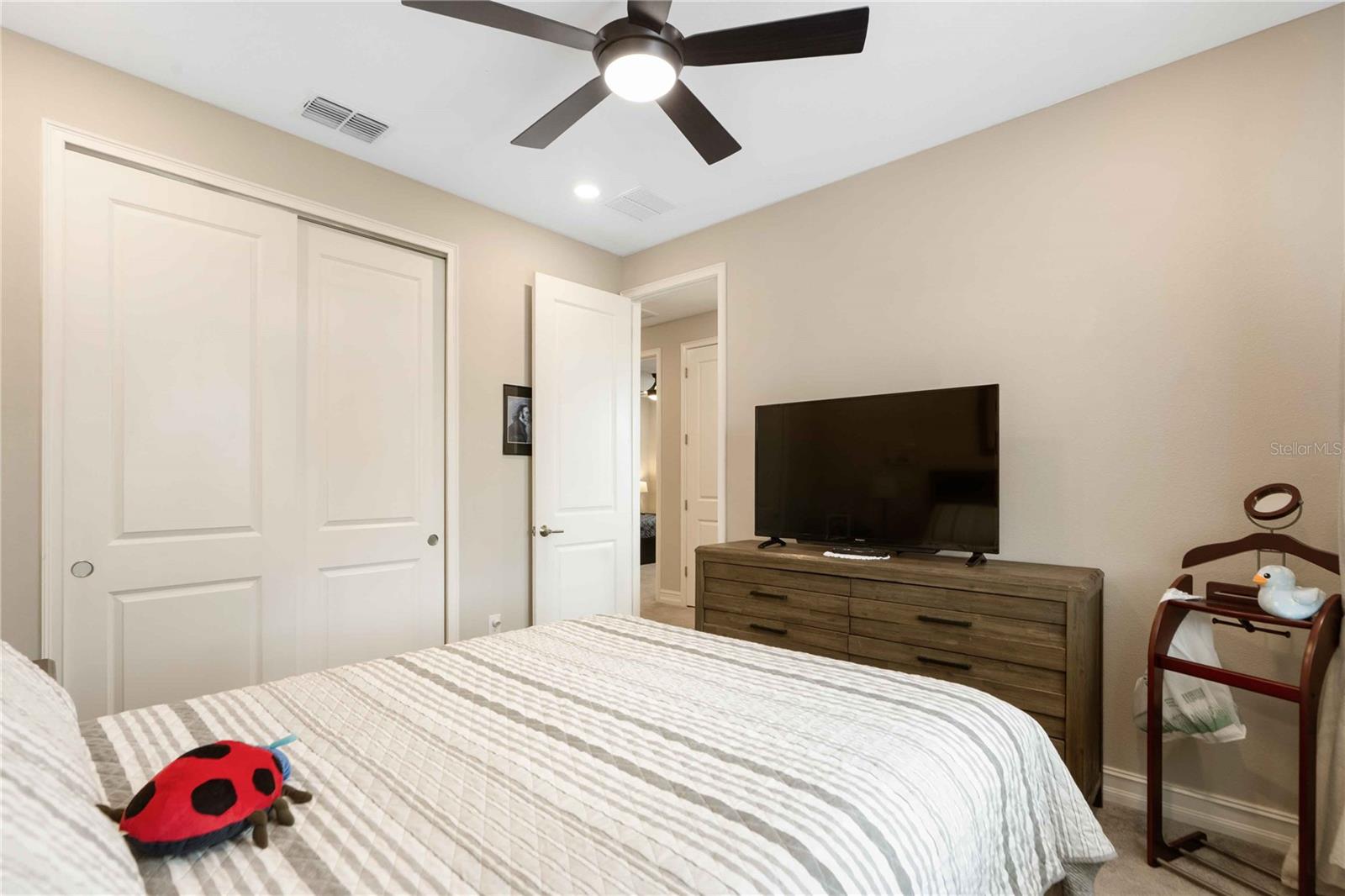 4833 SAN MARTINO DR — photo 27