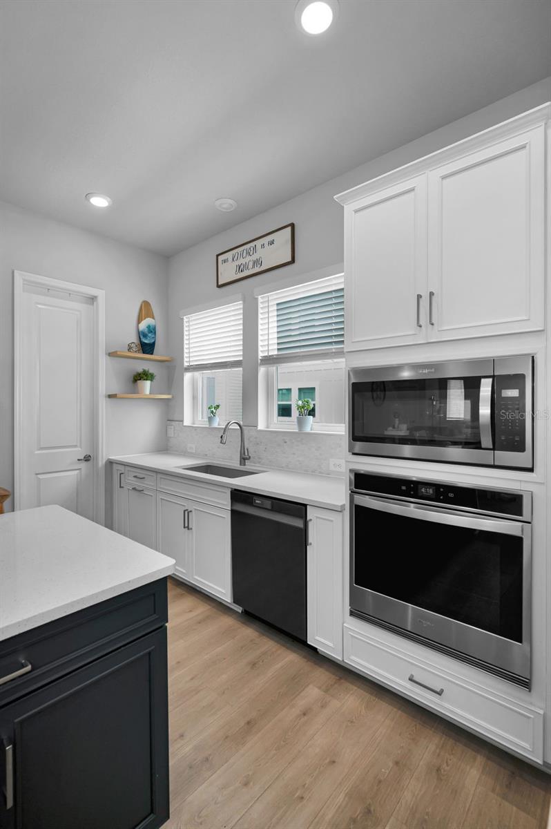 2458 MANGUM CT — photo 33