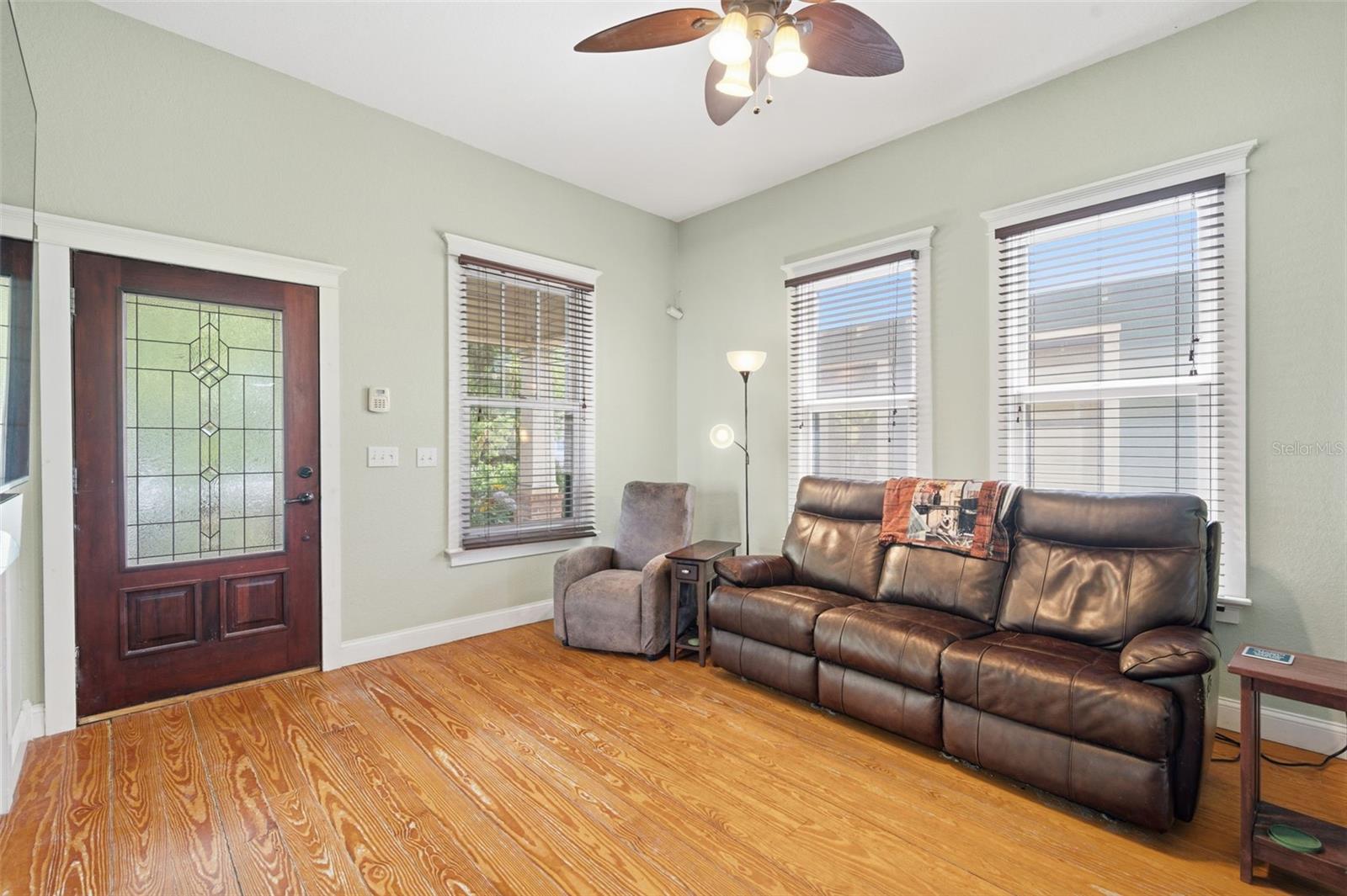 316 E FRANCES AVE — photo 8
