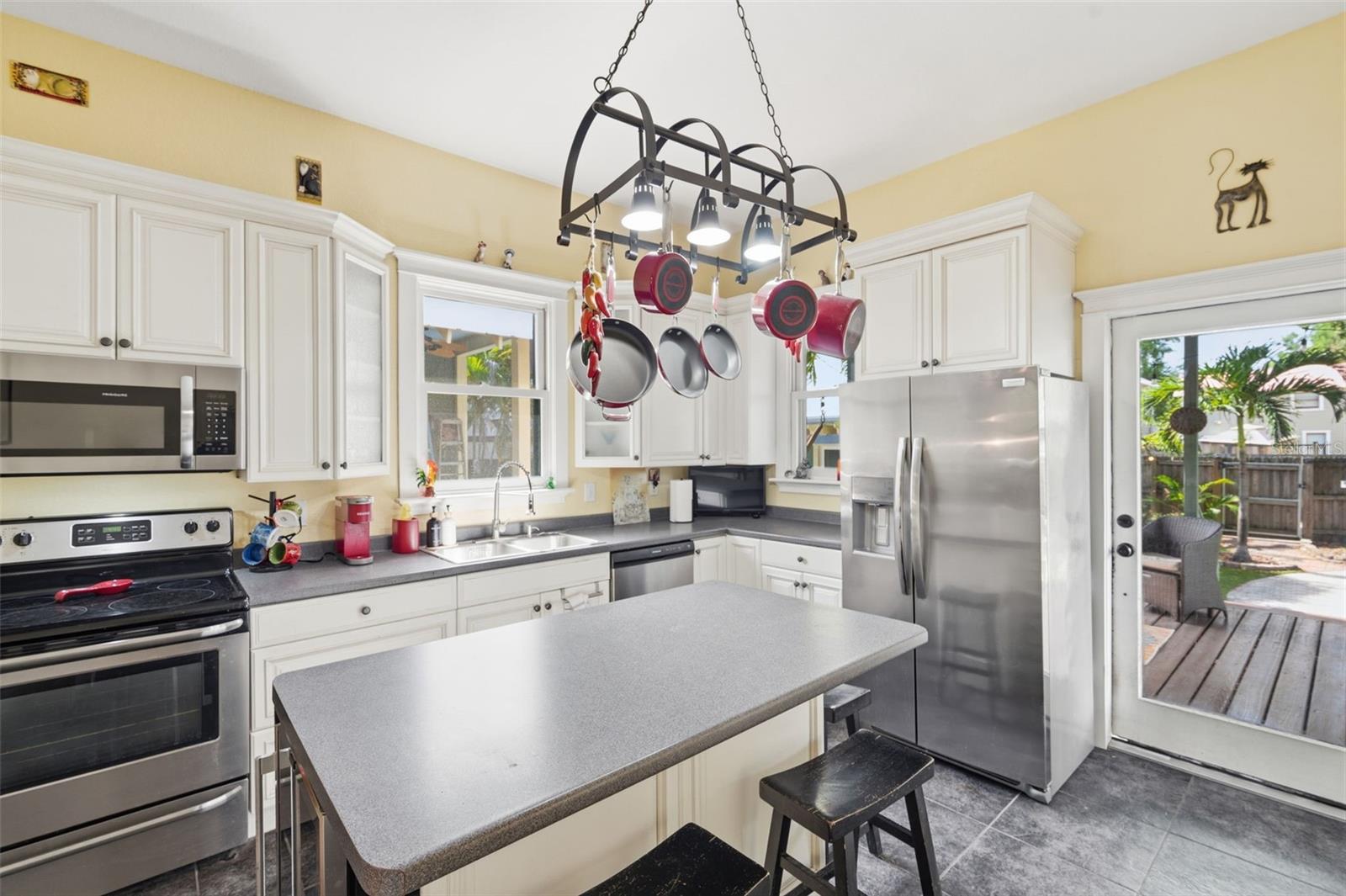 316 E FRANCES AVE — photo 12