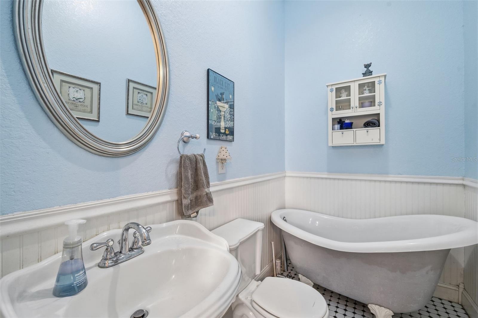 316 E FRANCES AVE — photo 24