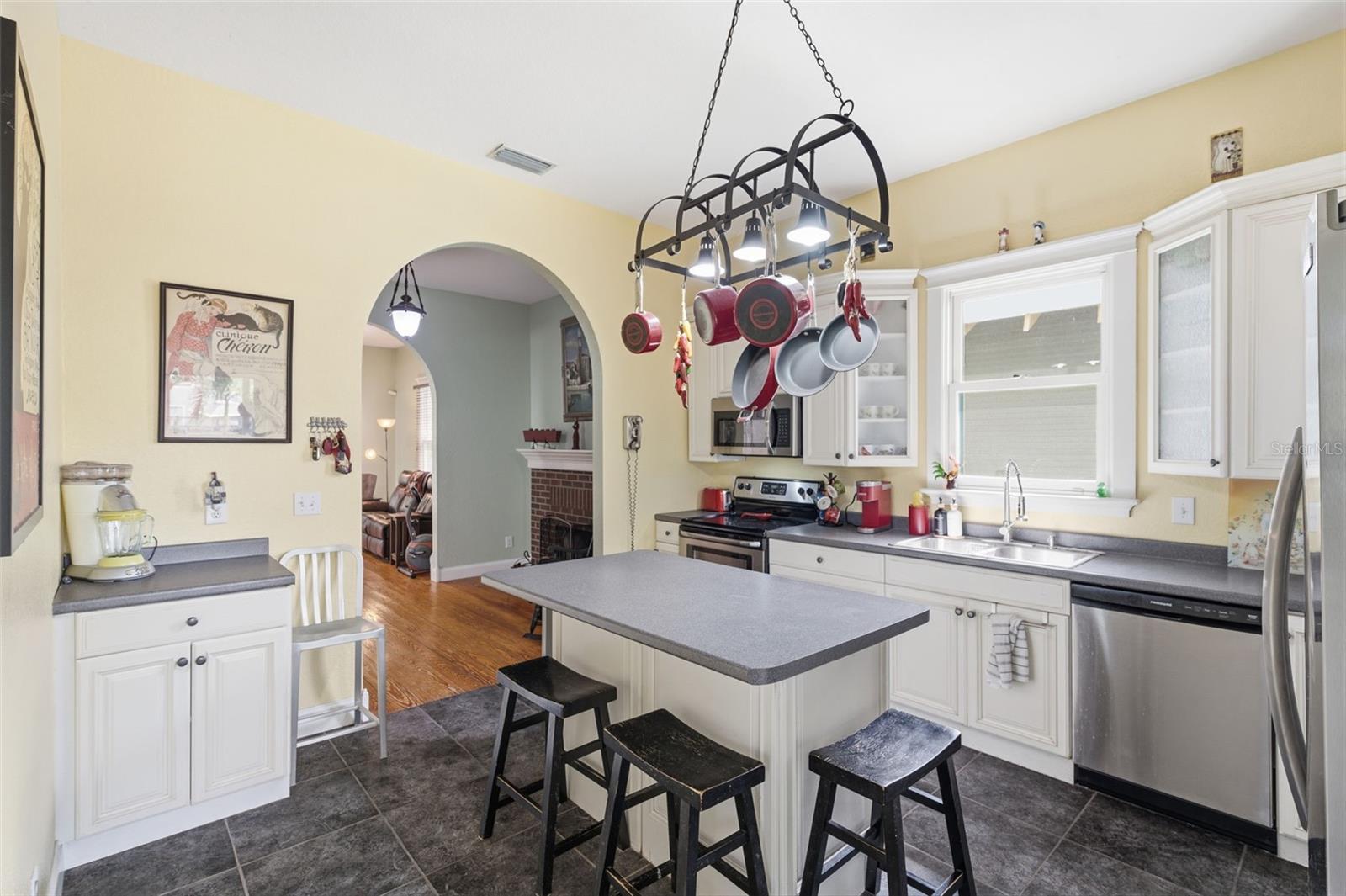 316 E FRANCES AVE — photo 13