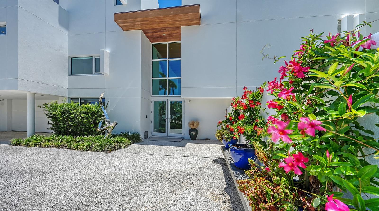 246 MORNINGSIDE DR — photo 3