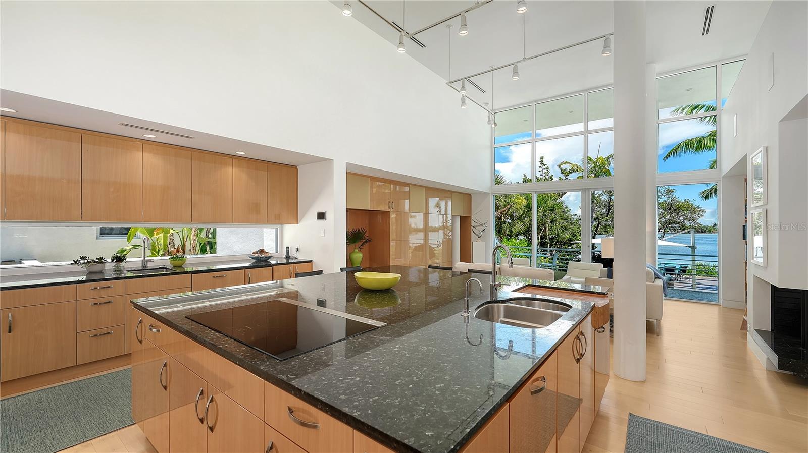 246 MORNINGSIDE DR — photo 27