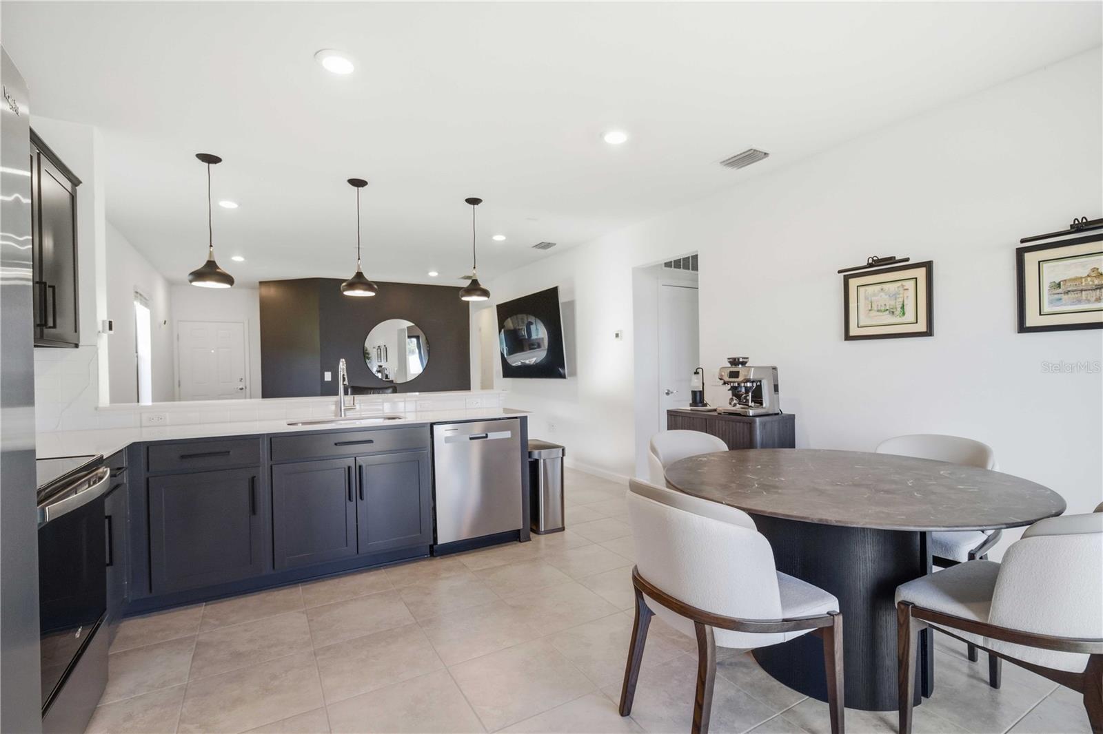 6548 SILVERSTAR DR — photo 12