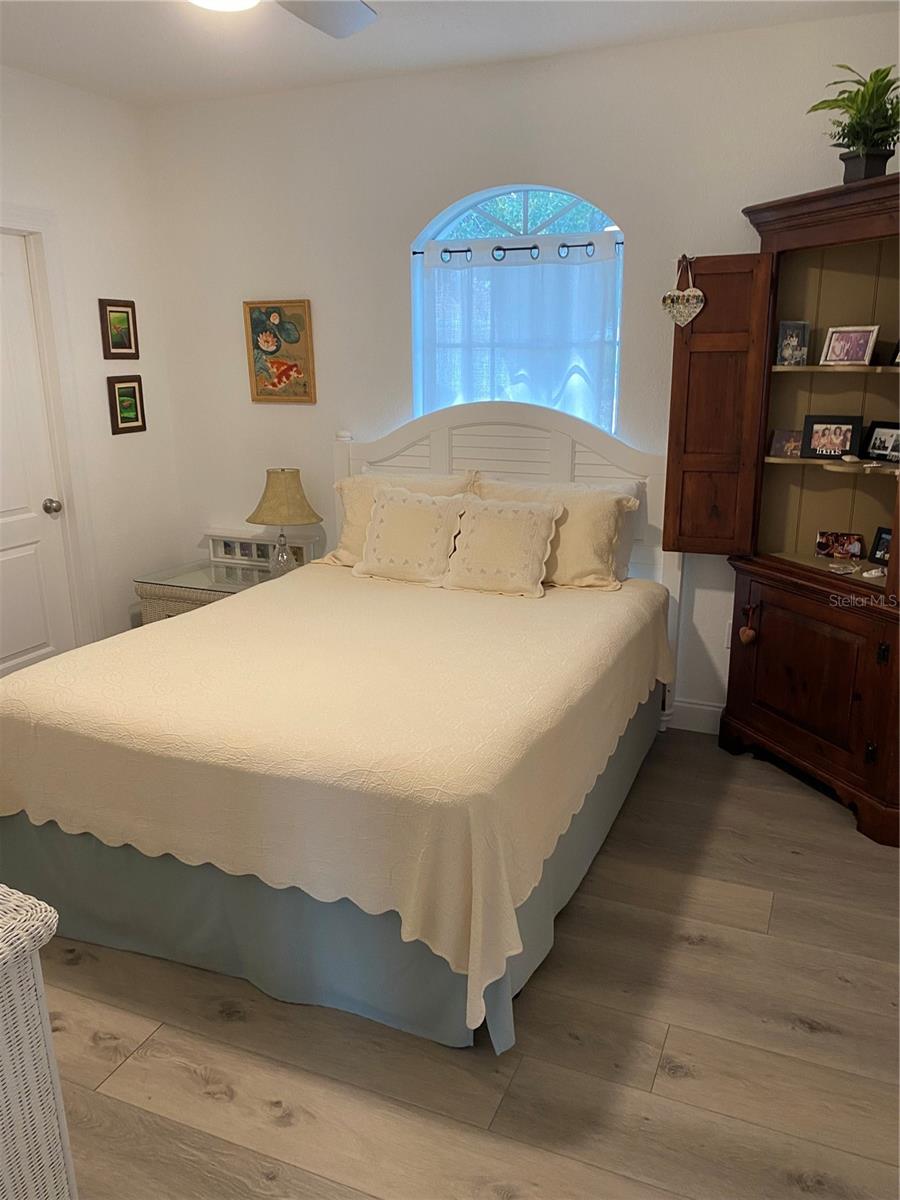 355 EDEN DR — photo 22