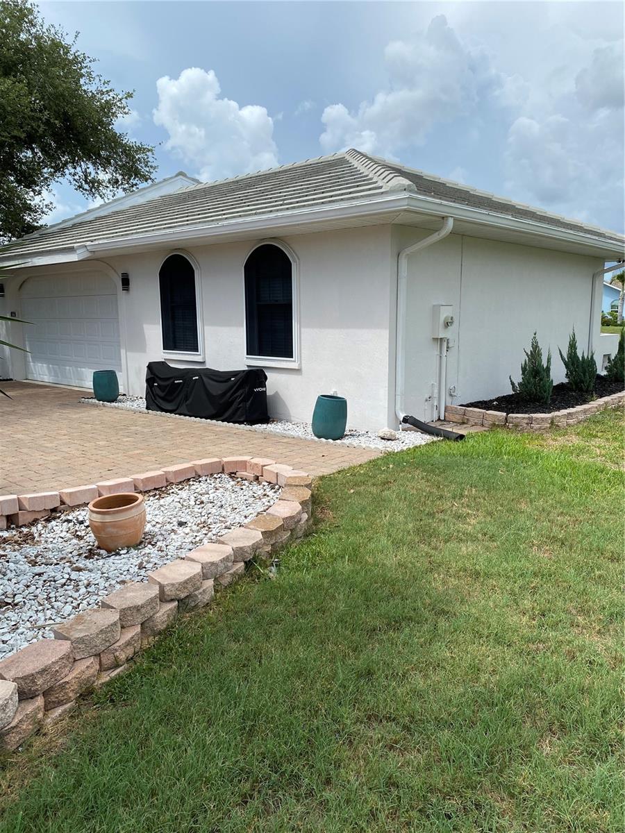 355 EDEN DR — photo 9