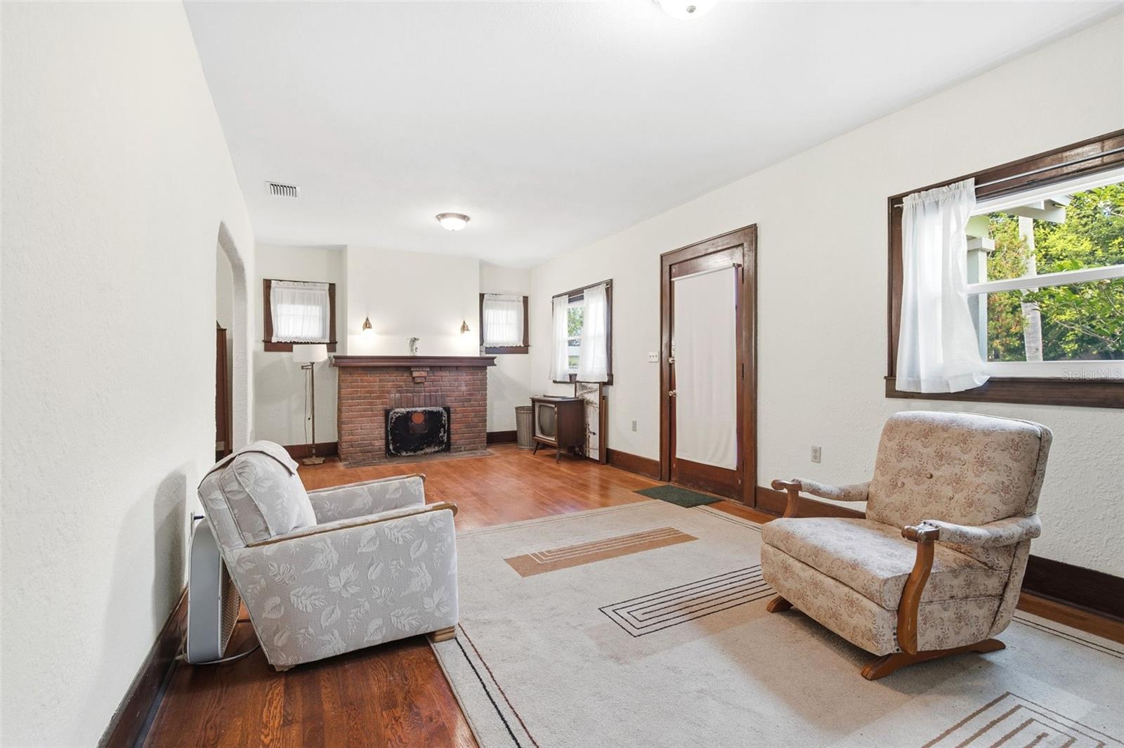1747 APACHE TRL — photo 17