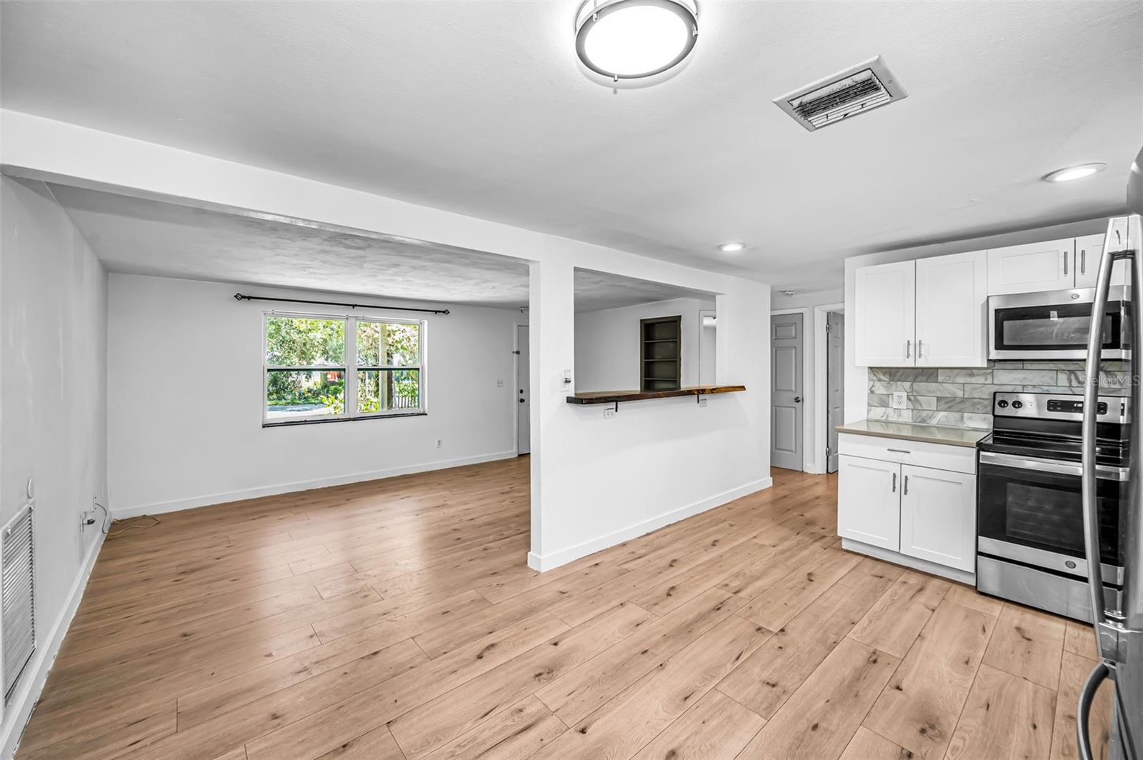 4312 BEACON SQUARE DR — photo 17