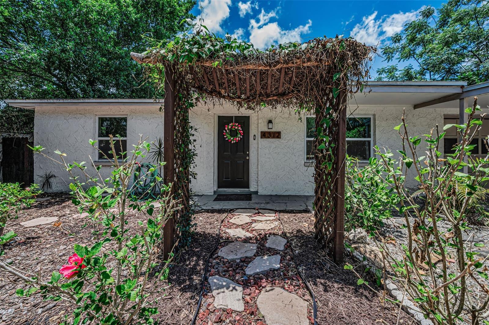 4312 BEACON SQUARE DR — photo 5