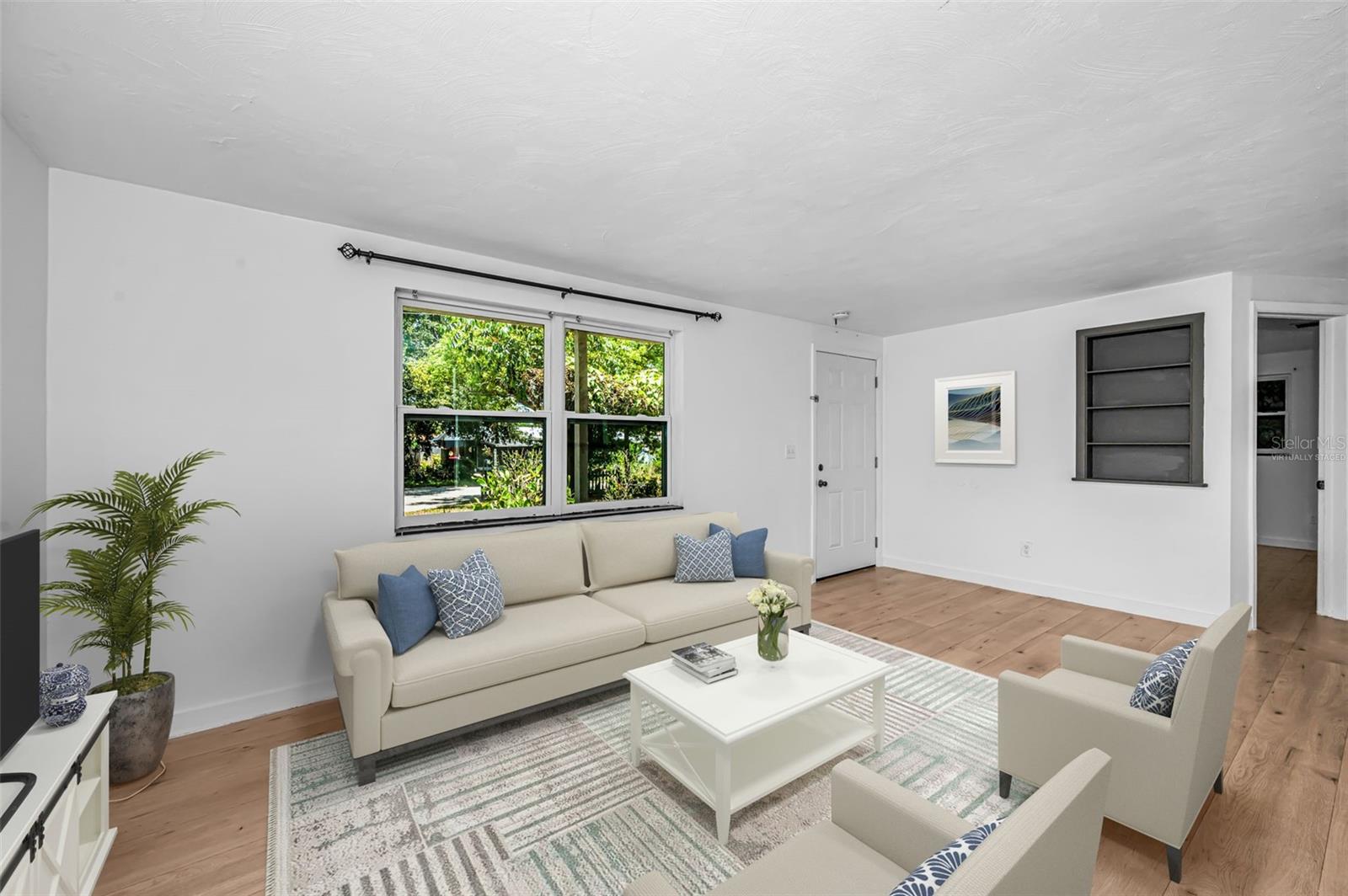 4312 BEACON SQUARE DR — photo 7