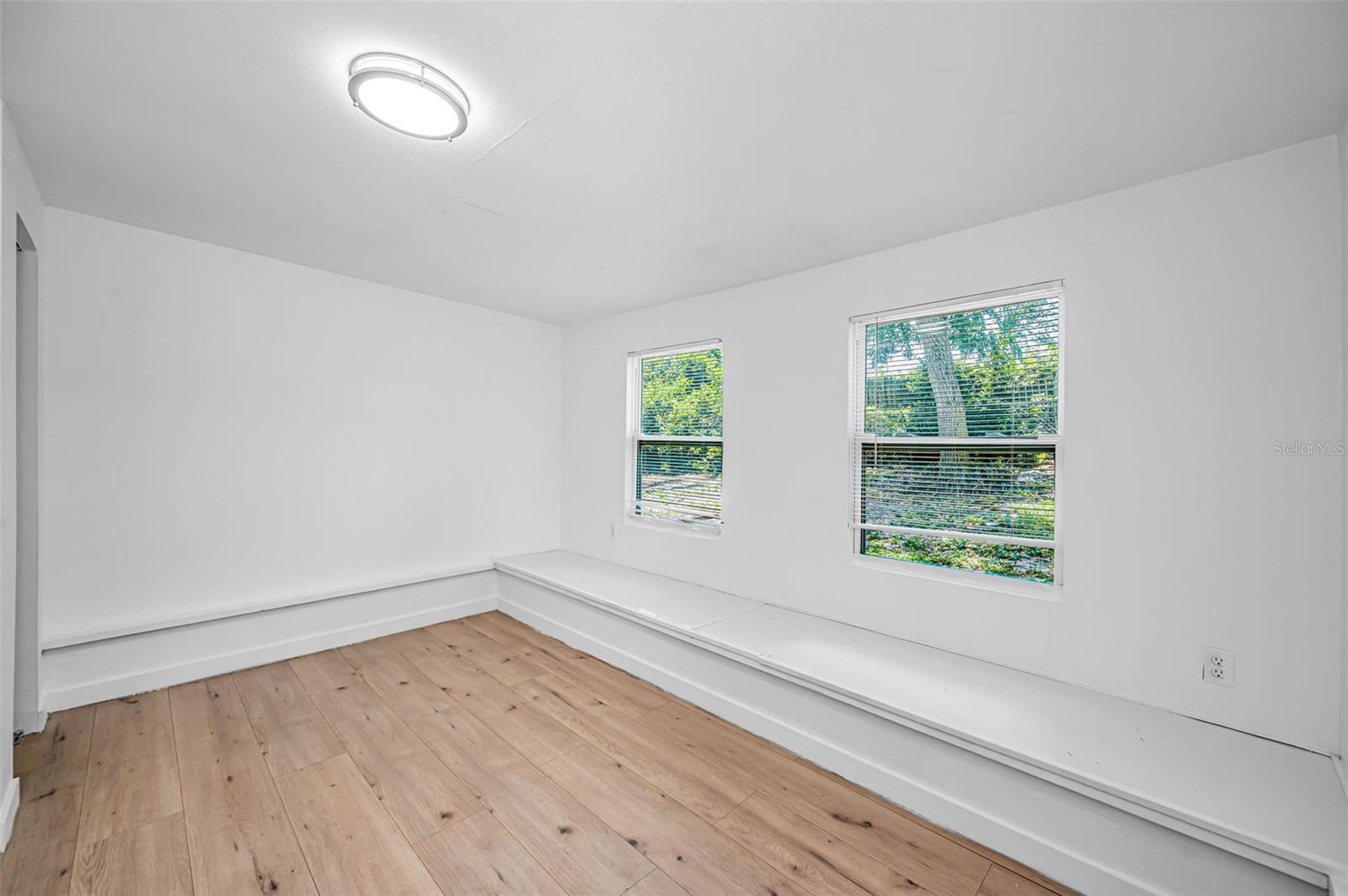 4312 BEACON SQUARE DR — photo 26