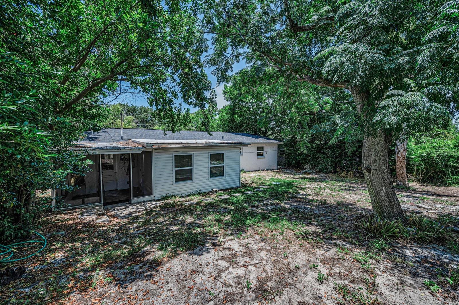 4312 BEACON SQUARE DR — photo 31