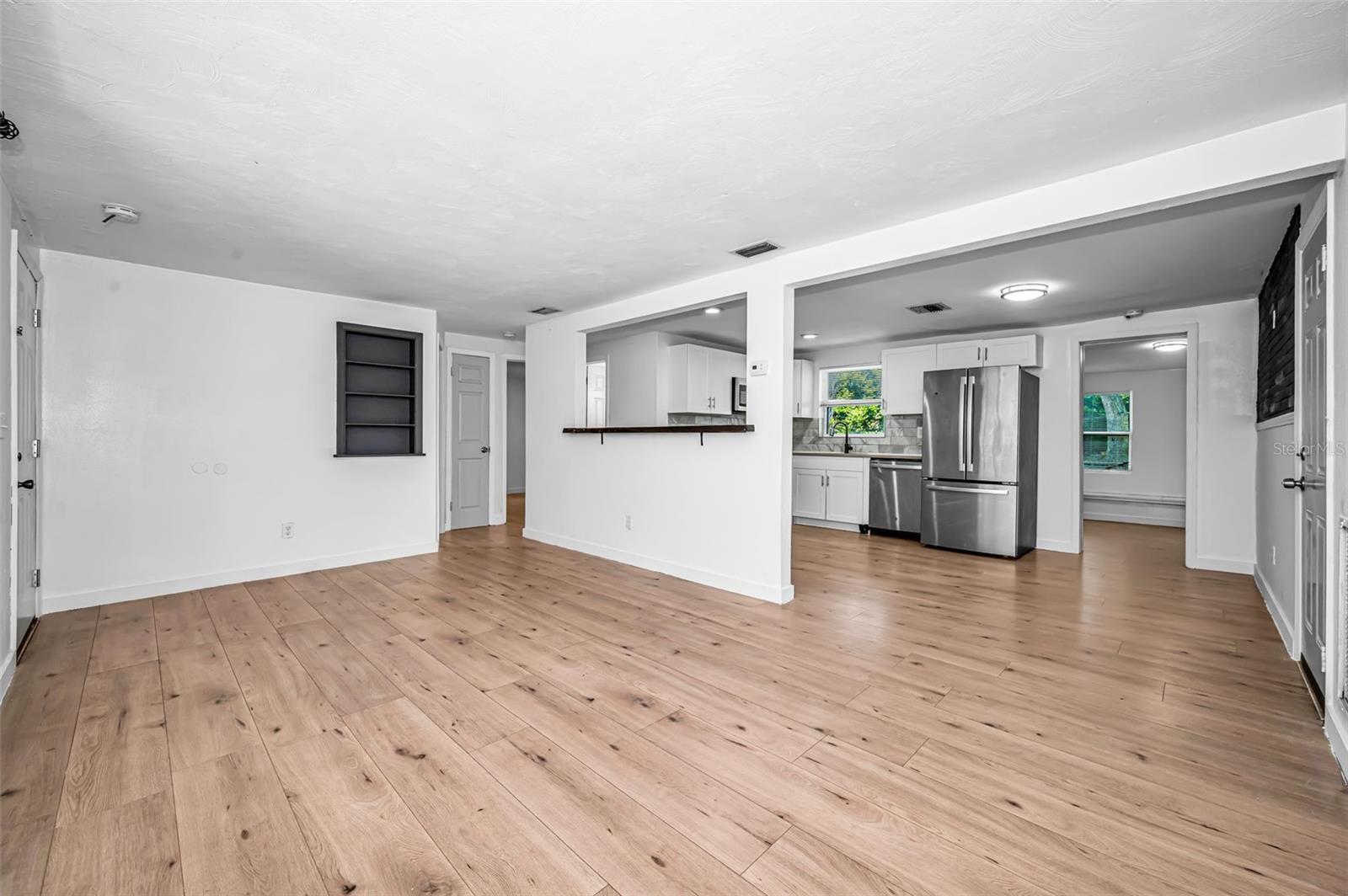 4312 BEACON SQUARE DR — photo 10