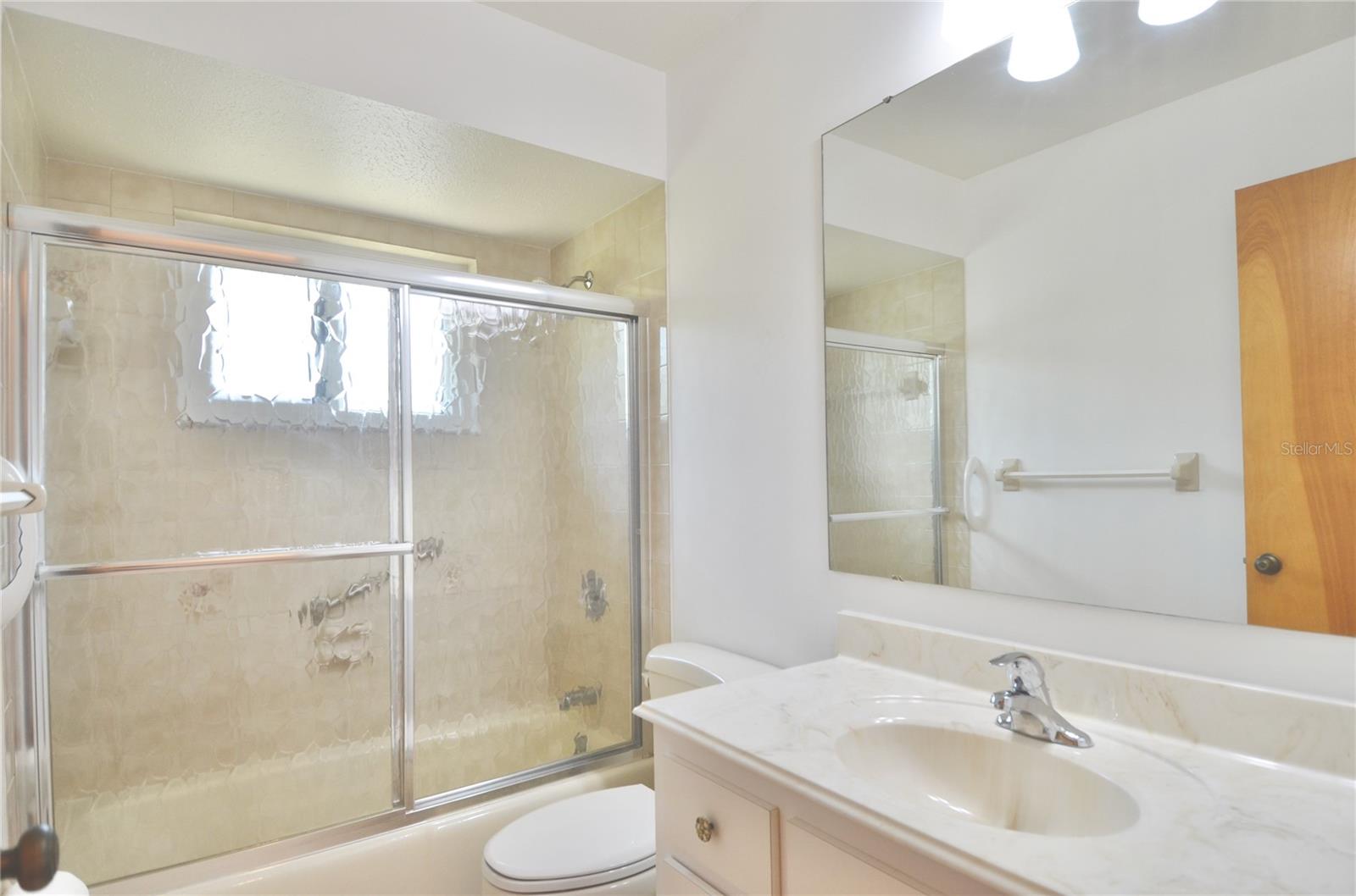 1379 EVEREST RD — photo 8