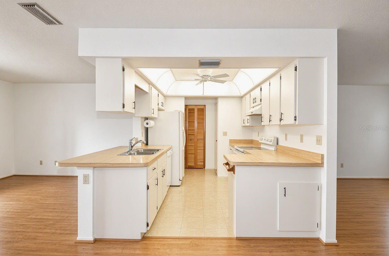 1379 EVEREST RD — photo 15
