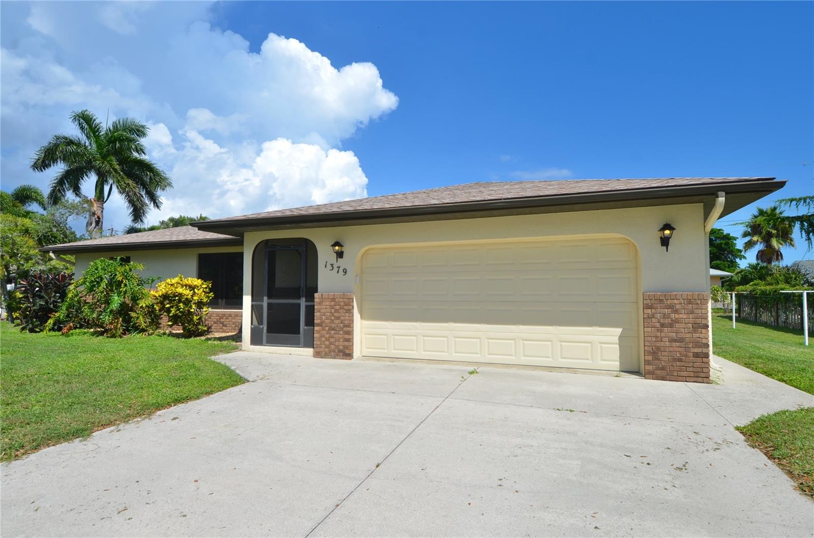 1379 EVEREST RD — photo 35