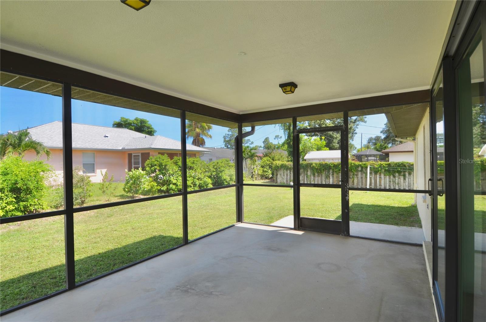 1379 EVEREST RD — photo 32