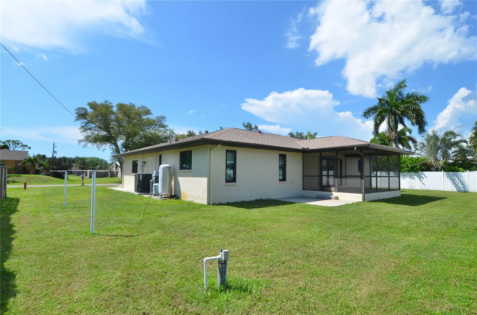 1379 EVEREST RD — photo 27