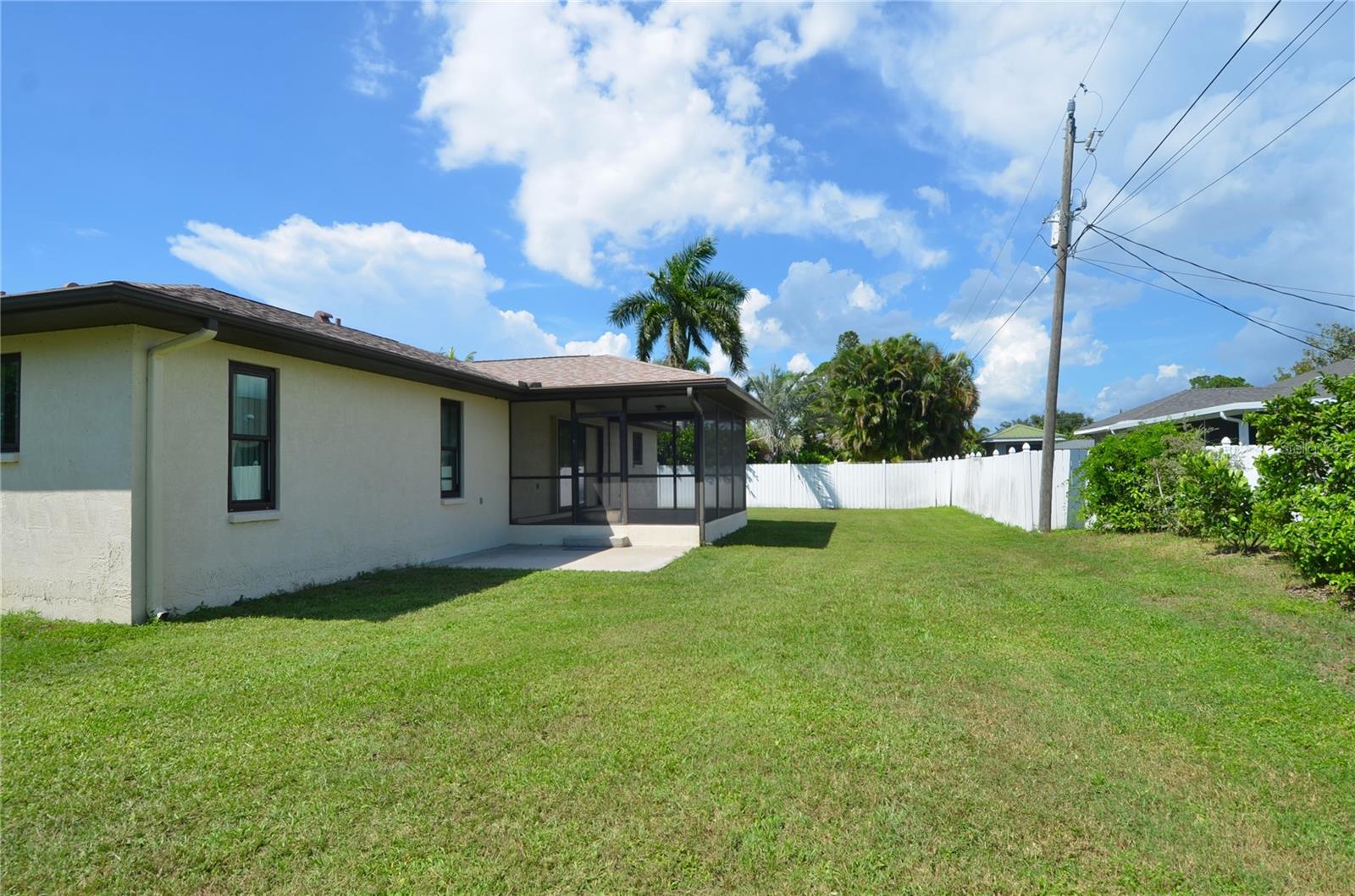 1379 EVEREST RD — photo 28