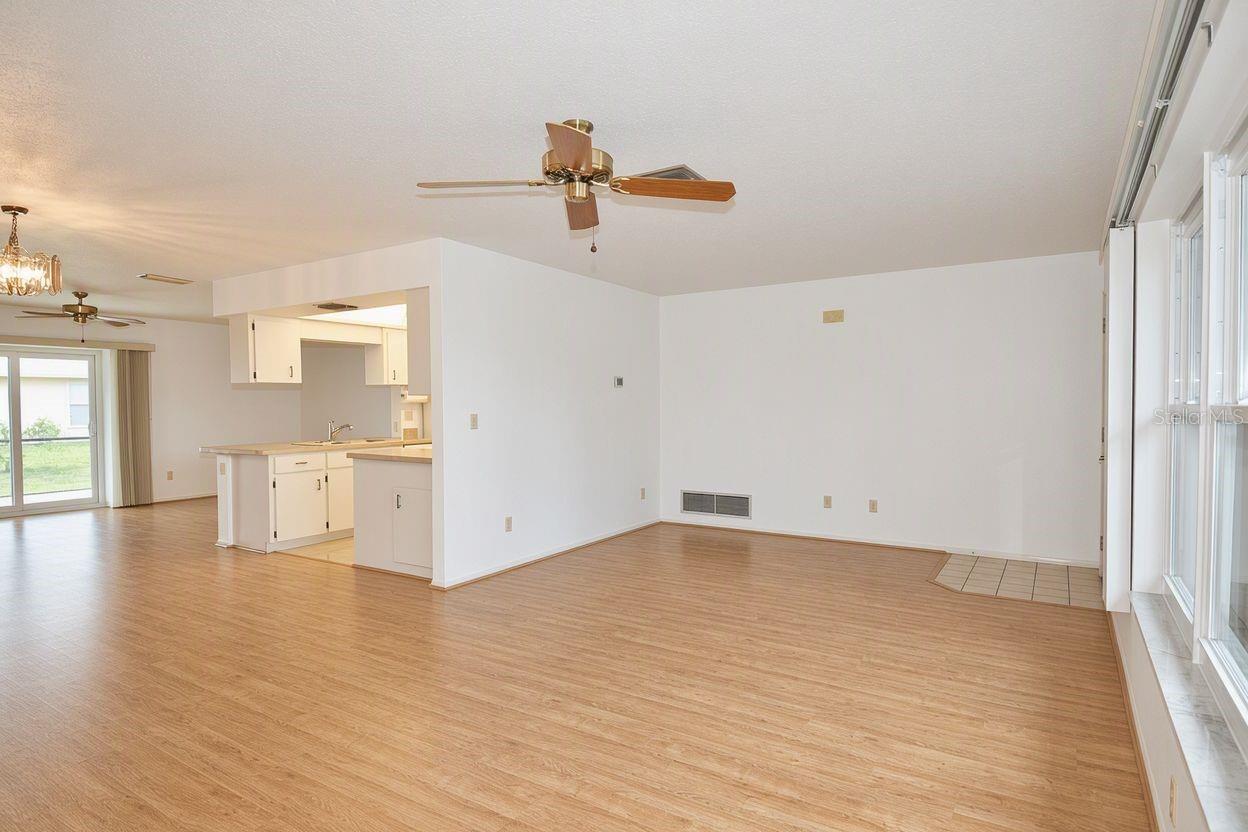 1379 EVEREST RD — photo 12
