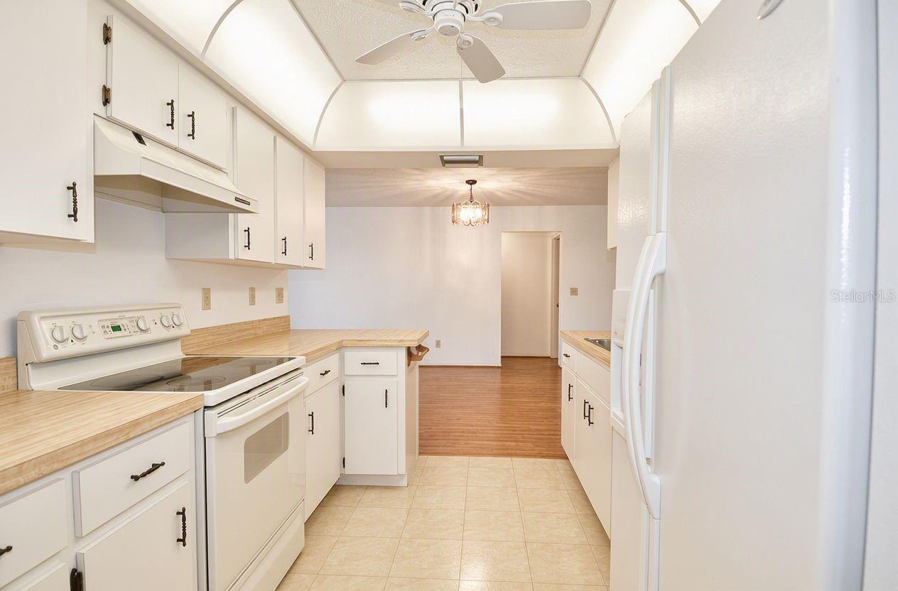 1379 EVEREST RD — photo 3